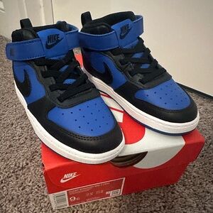Nike Kids Royal Blue and Black Sneakers